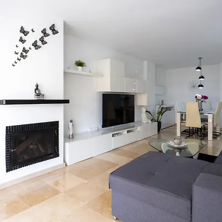 Apartment En Con Piscina,golf Y Parking Privado