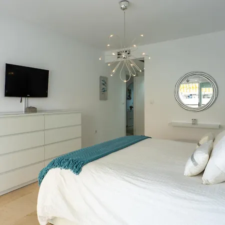 Apartment En Con Piscina,golf Y Parking Privado Marbella