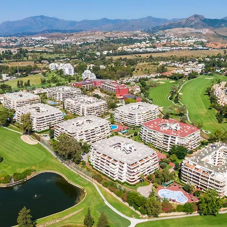 En Con Piscina,golf Y Parking Privado Apartment Marbella