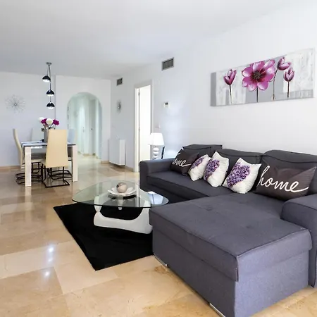 En Con Piscina,golf Y Parking Privado Apartment Marbella