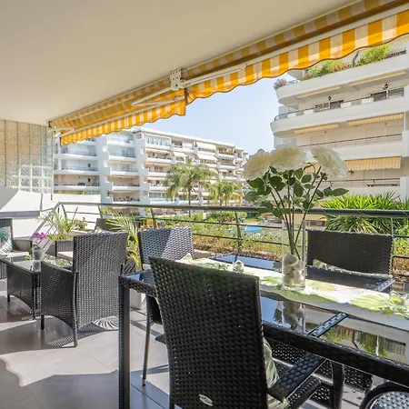 En Con Piscina,golf Y Parking Privado * Marbella
